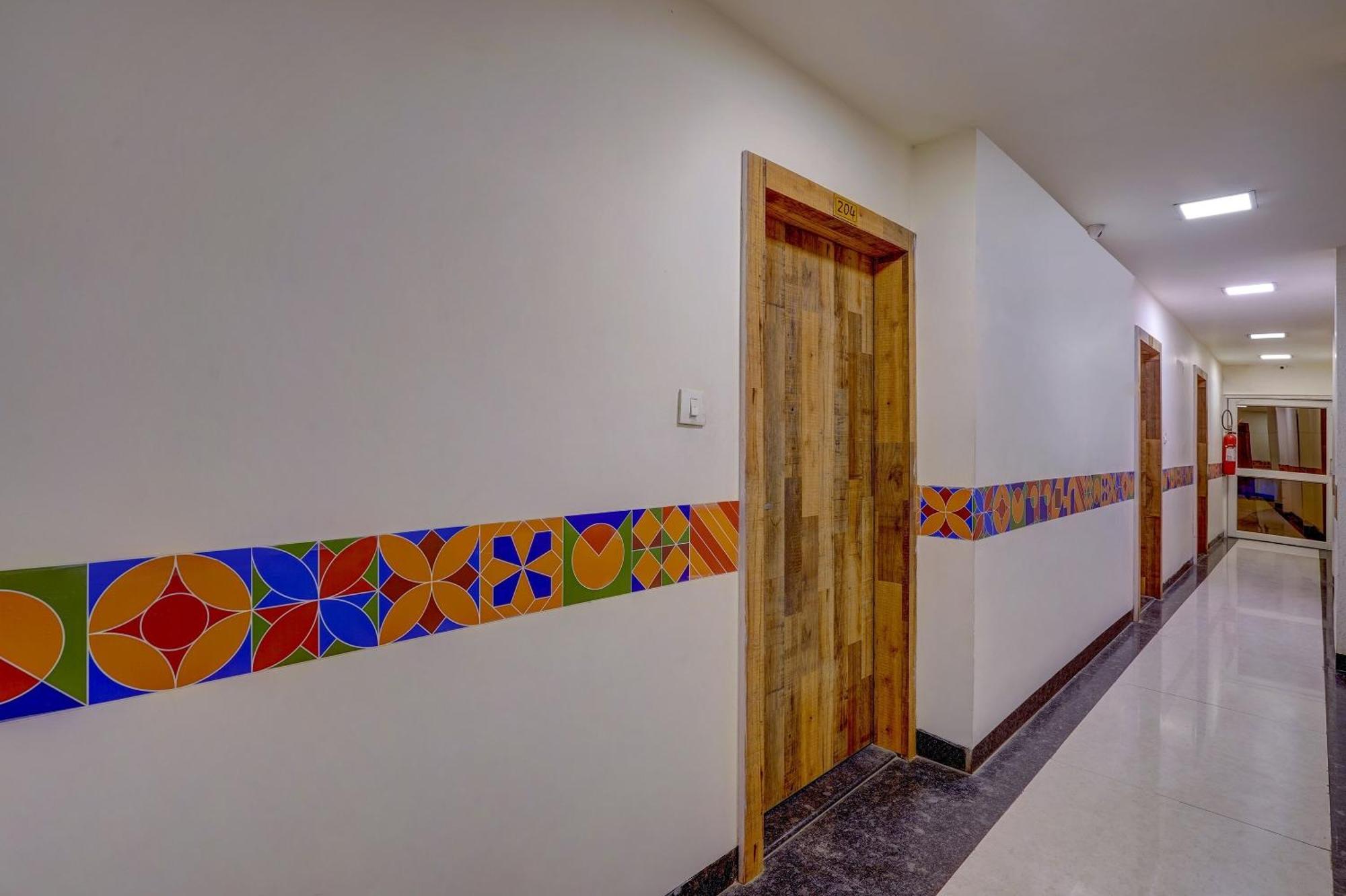 Super Hotel O Traveller Inn Lucknow Exterior photo