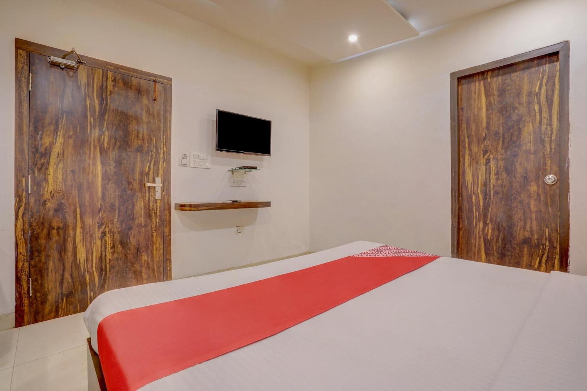 Super Hotel O Traveller Inn Lucknow Exterior photo