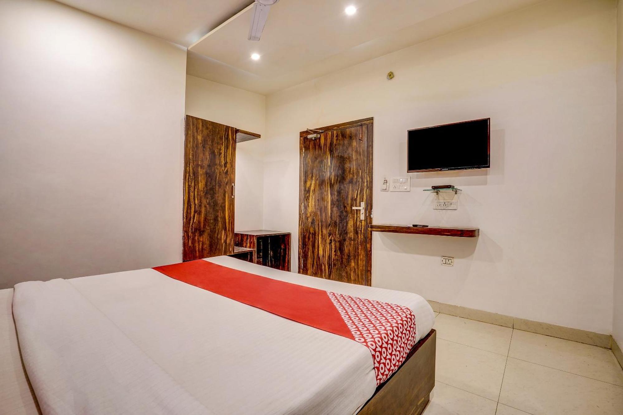 Super Hotel O Traveller Inn Lucknow Exterior photo